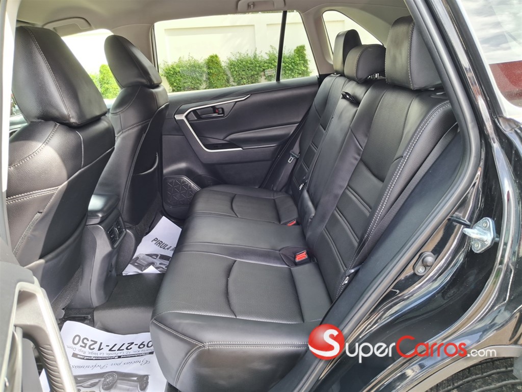 2022 Toyota RAV4 LE — foto 8 / 12