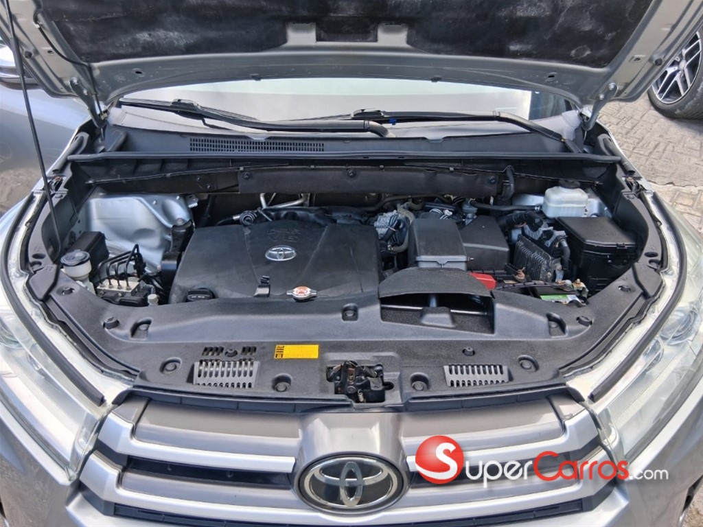 2019 Toyota Highlander LE Plus — foto 2 / 12