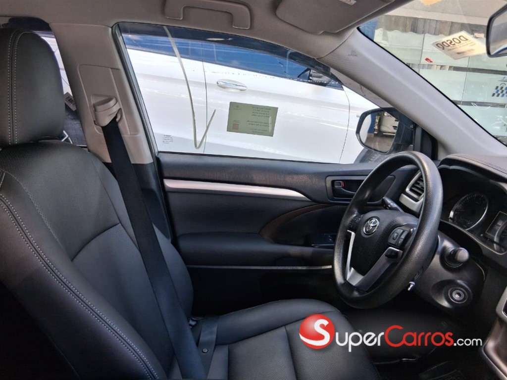 2019 Toyota Highlander LE Plus — foto 11 / 12