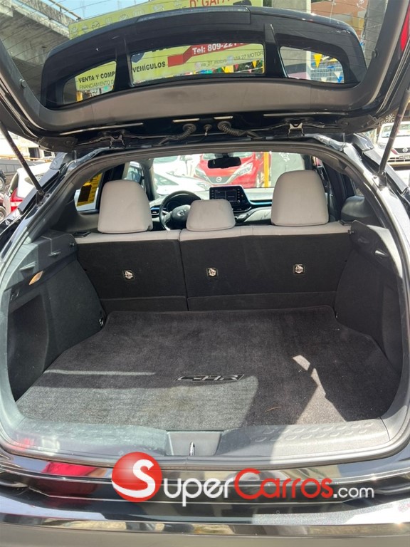 2019 Toyota C-HR — foto 6 / 9