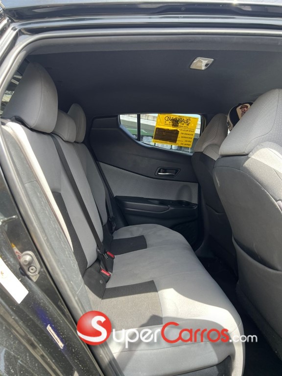 2019 Toyota C-HR — foto 8 / 9