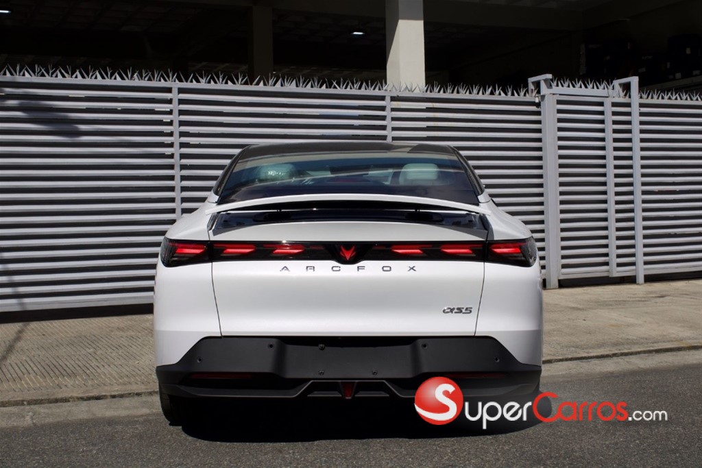 2024 Arcfox Alpha S5 — foto 5 / 7