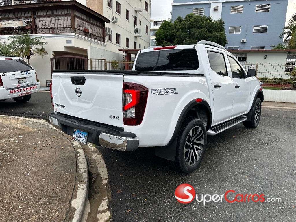 2021 Nissan Frontier — foto 12 / 12