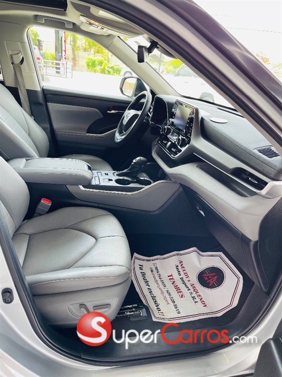 2022 Toyota Highlander XLE — foto 8 / 12