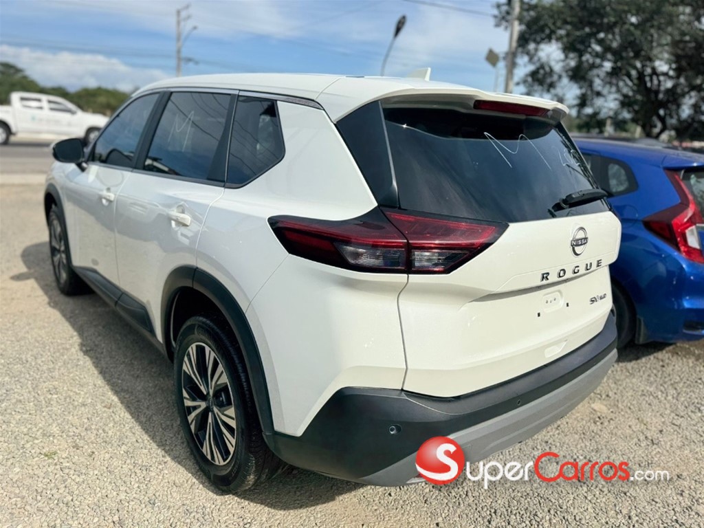 2023 Nissan Rogue SV — foto 5 / 11