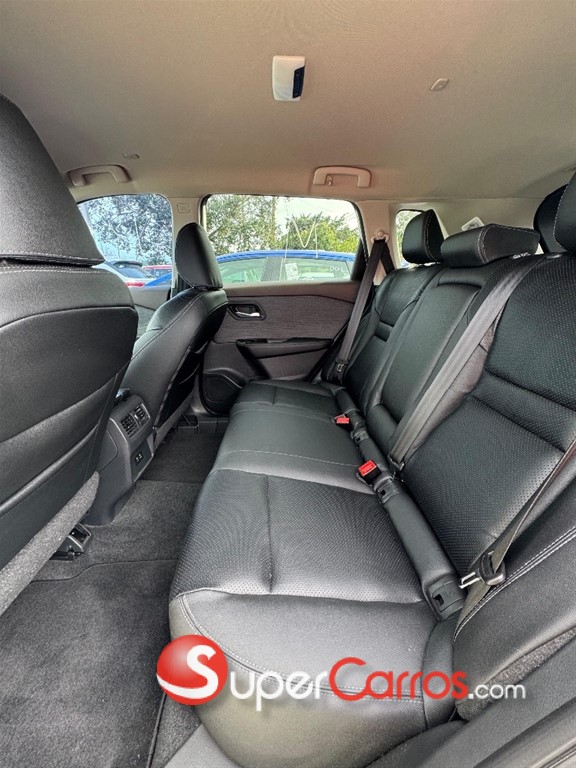 2023 Nissan Rogue SV — foto 9 / 11