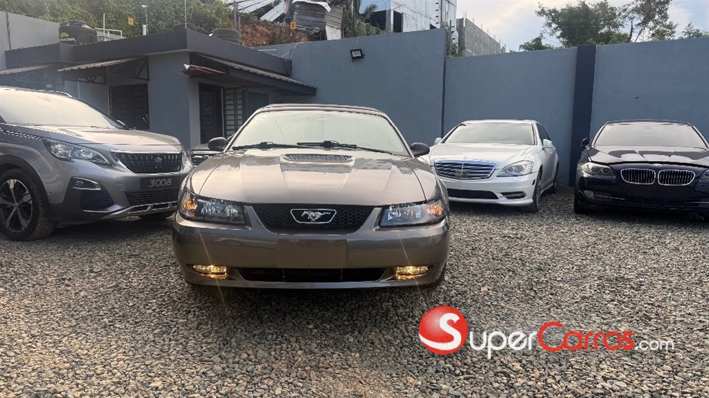 2002 Ford Mustang Convertible — foto 10 / 12