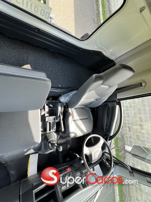 2026 Isuzu FTR 21 Pies — foto 9 / 12