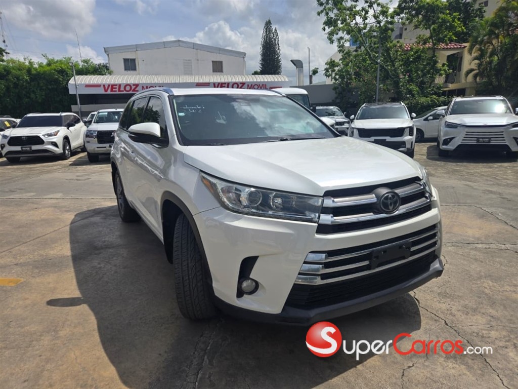 2017 Toyota Highlander Limited — foto 2 / 6