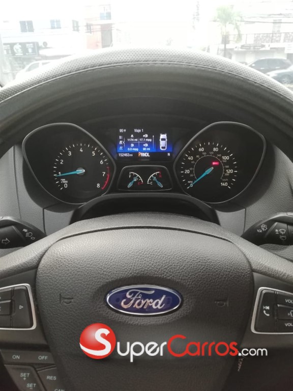 2015 Ford Focus SEL — foto 2 / 11