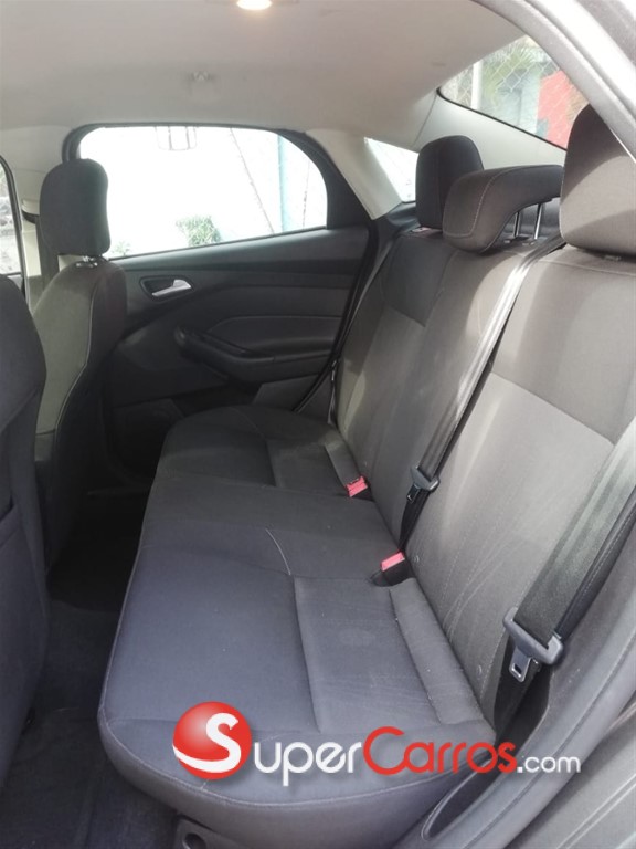 2015 Ford Focus SEL — foto 6 / 11