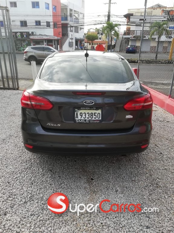 2015 Ford Focus SEL — foto 8 / 11