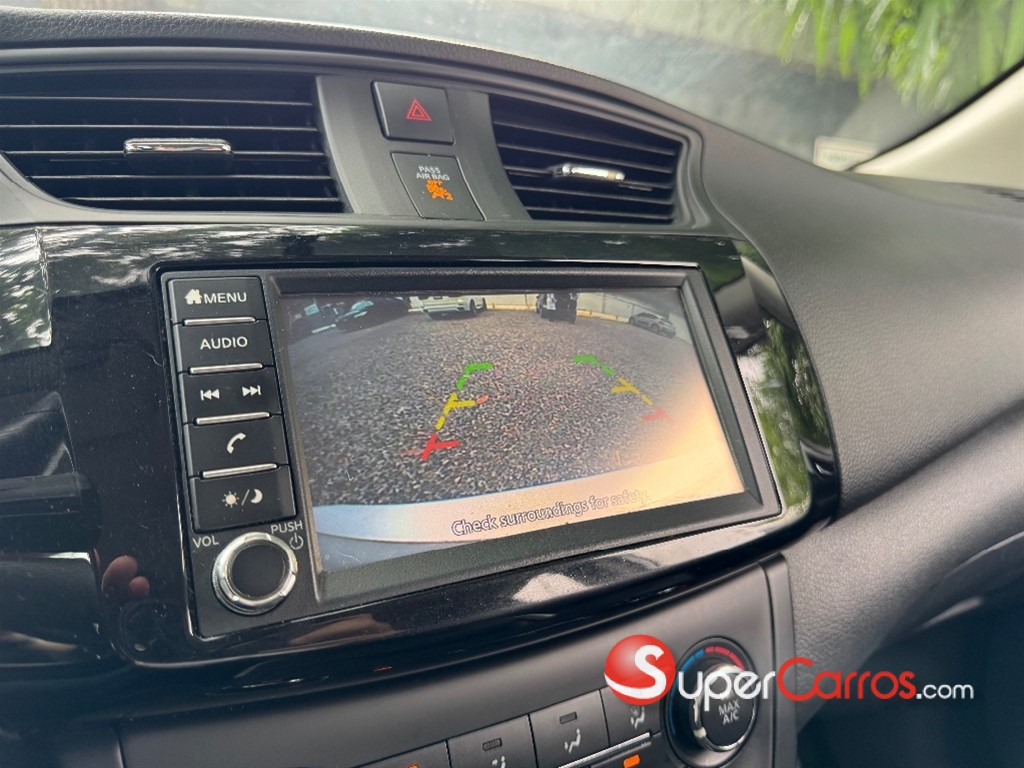 2019 Nissan Sentra SV — foto 8 / 10