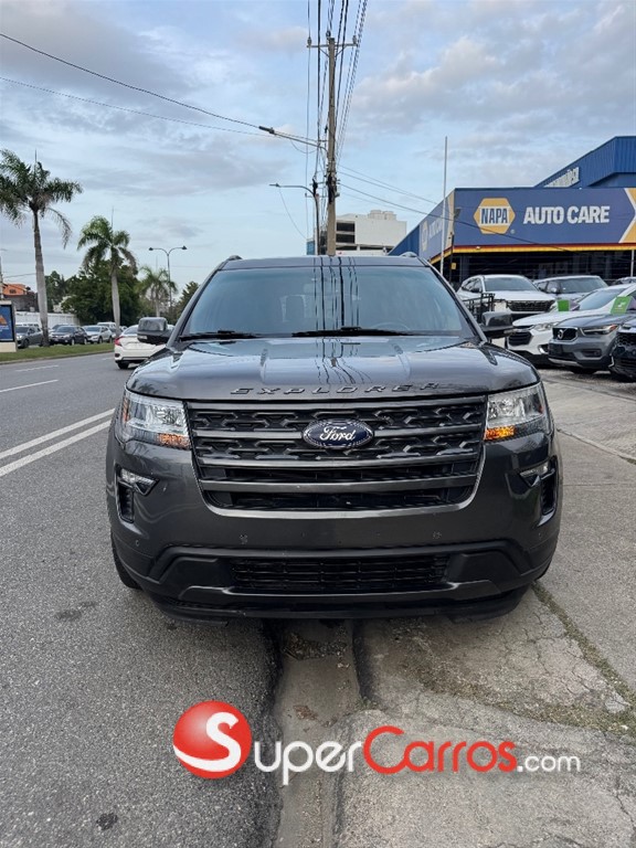 2019 Ford Explorer XLT 4WD — foto 2 / 11