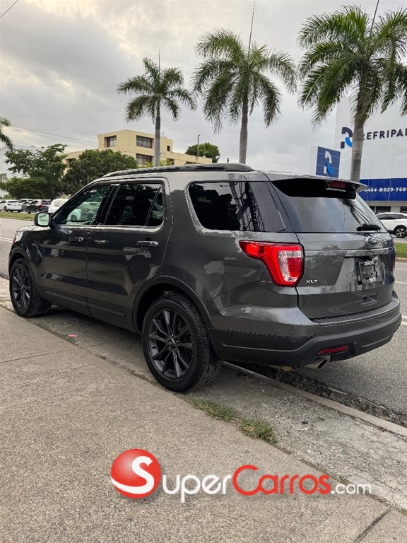 2019 Ford Explorer XLT 4WD — foto 4 / 11