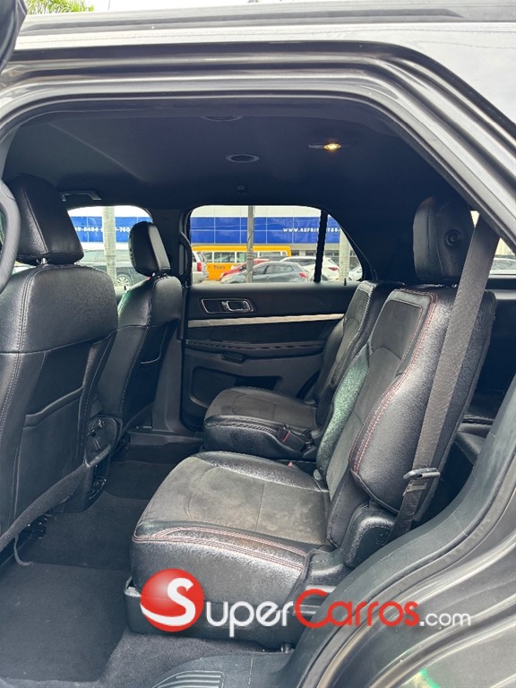 2019 Ford Explorer XLT 4WD — foto 6 / 11