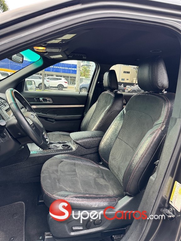 2019 Ford Explorer XLT 4WD — foto 7 / 11