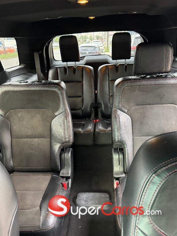 2019 Ford Explorer XLT 4WD — foto 8 / 11