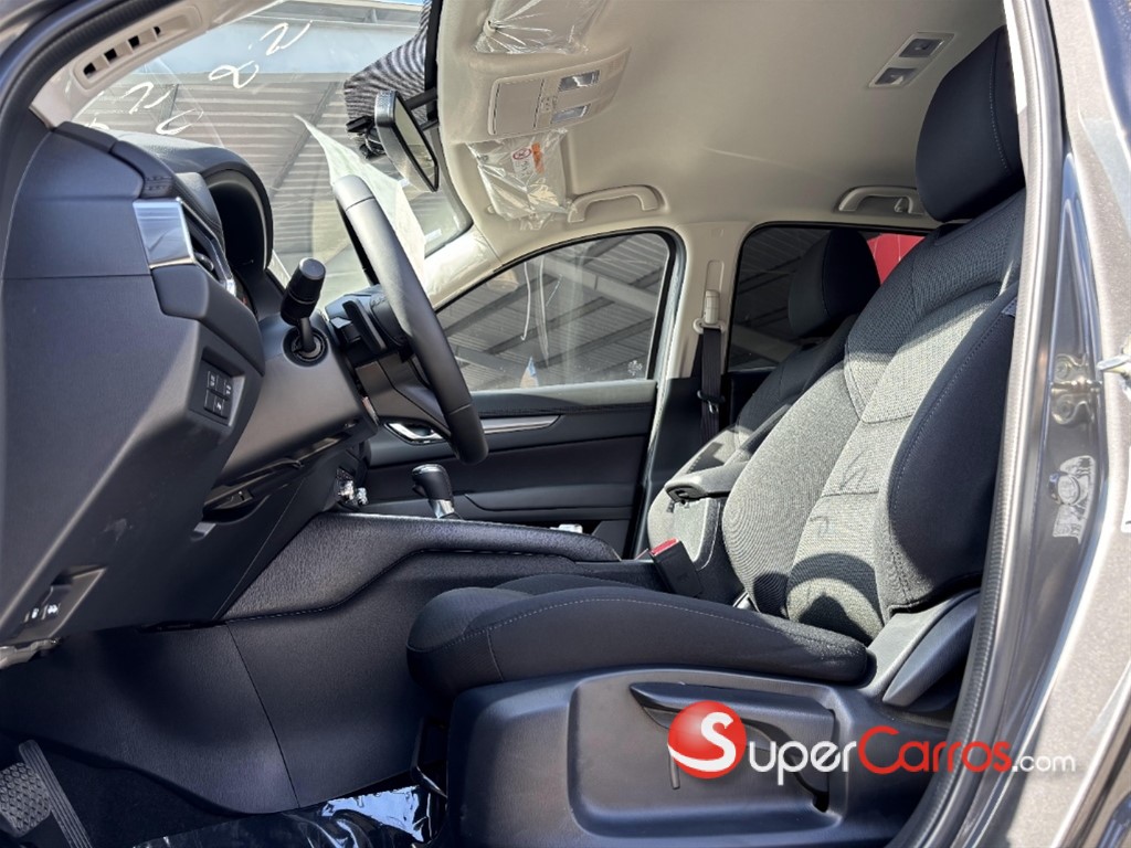 2026 Mazda CX-5 CE — foto 2 / 8