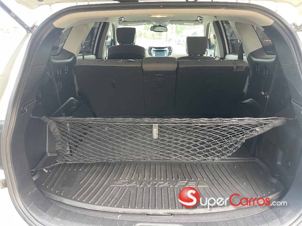 2019 Hyundai Grand Santa Fe — foto 8 / 10