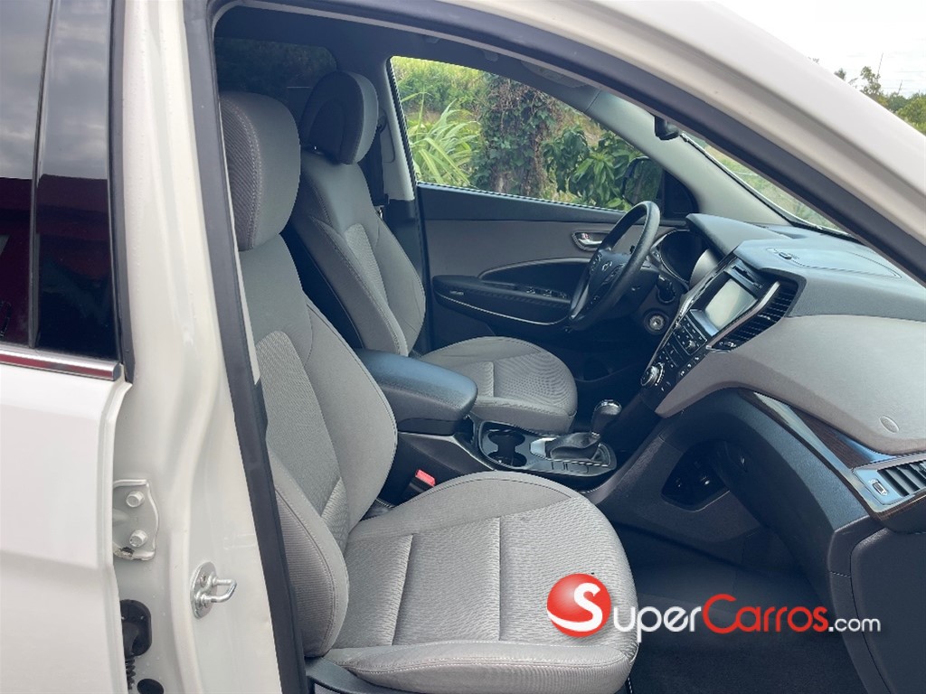 2019 Hyundai Grand Santa Fe — foto 9 / 10