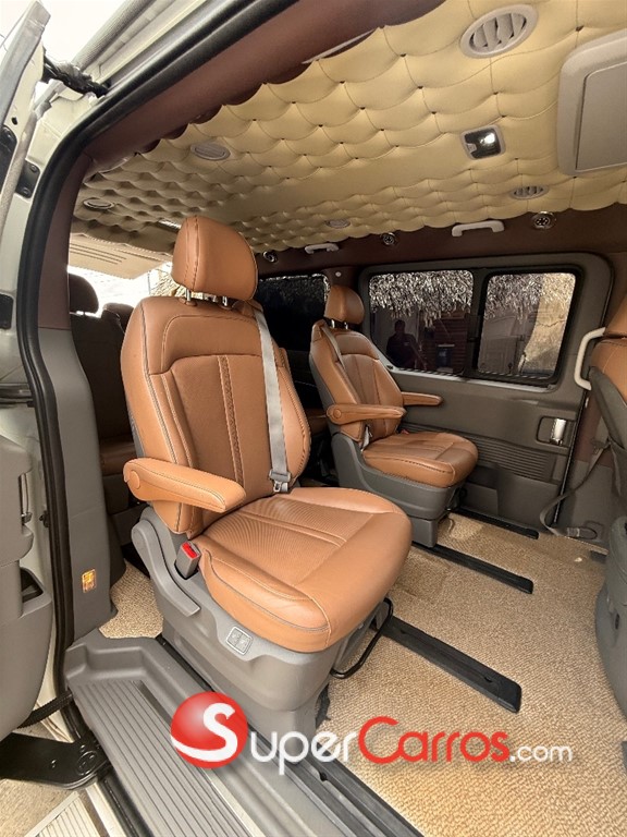2022 Hyundai Staria — foto 7 / 9