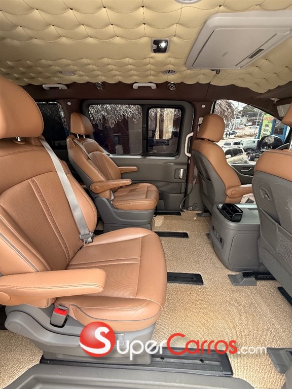 2022 Hyundai Staria — foto 8 / 9
