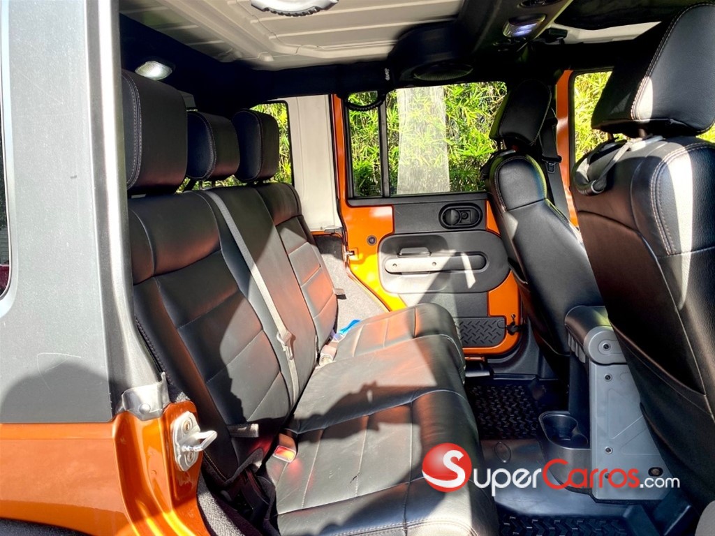 2010 Jeep Wrangler Unlimited — foto 4 / 12