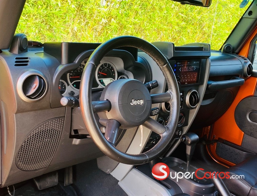 2010 Jeep Wrangler Unlimited — foto 6 / 12