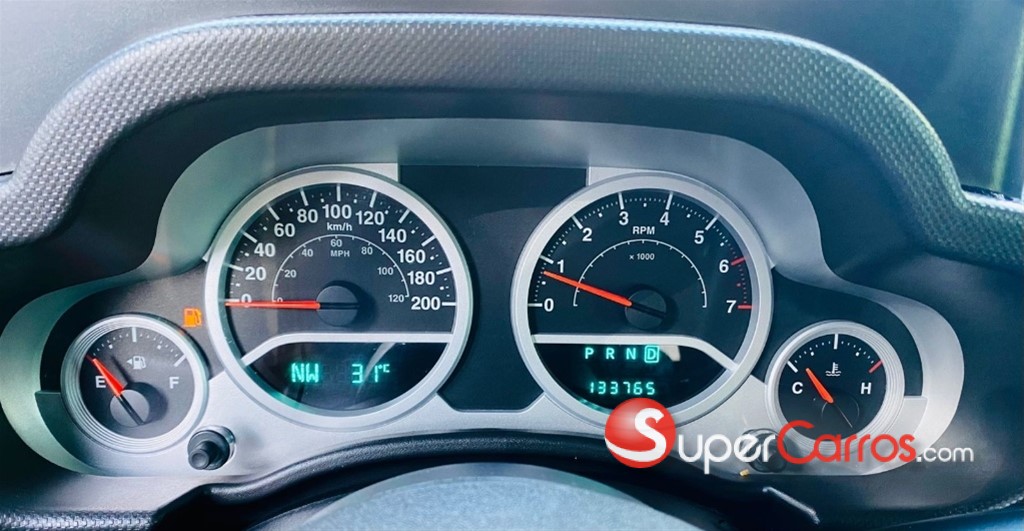 2010 Jeep Wrangler Unlimited — foto 8 / 12