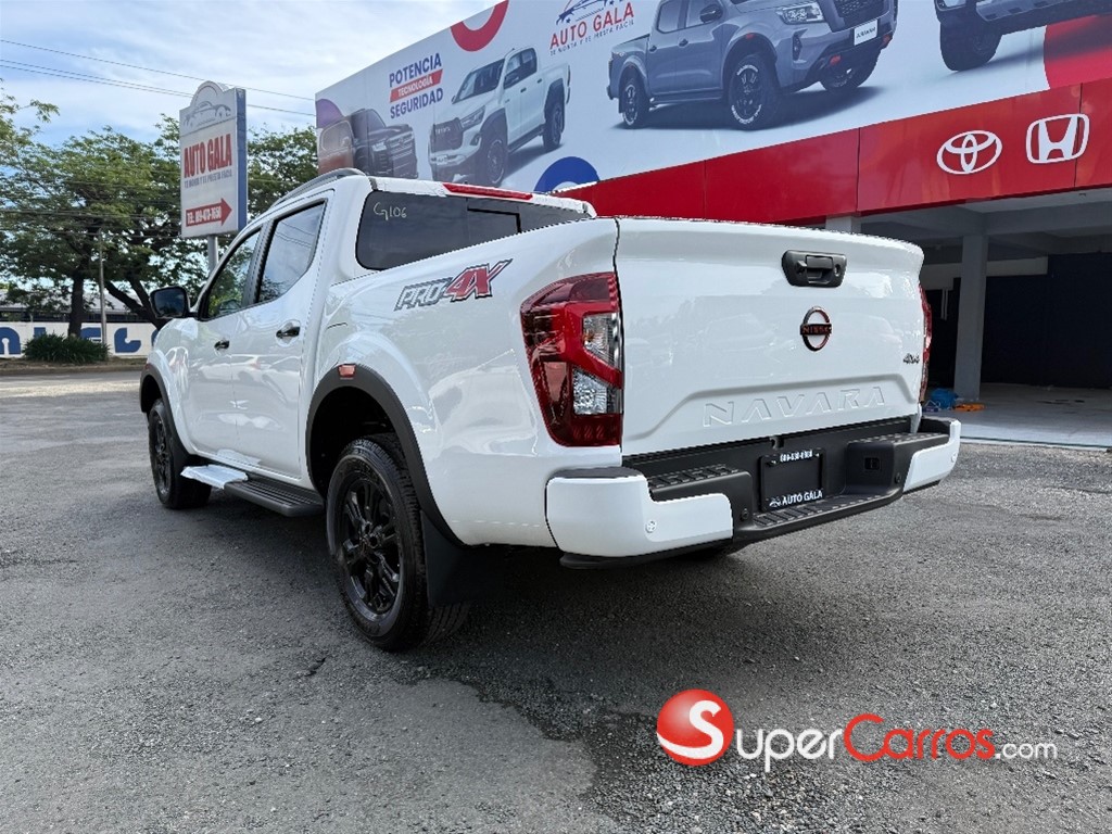 2025 Nissan Navara PRO X4 — foto 3 / 8