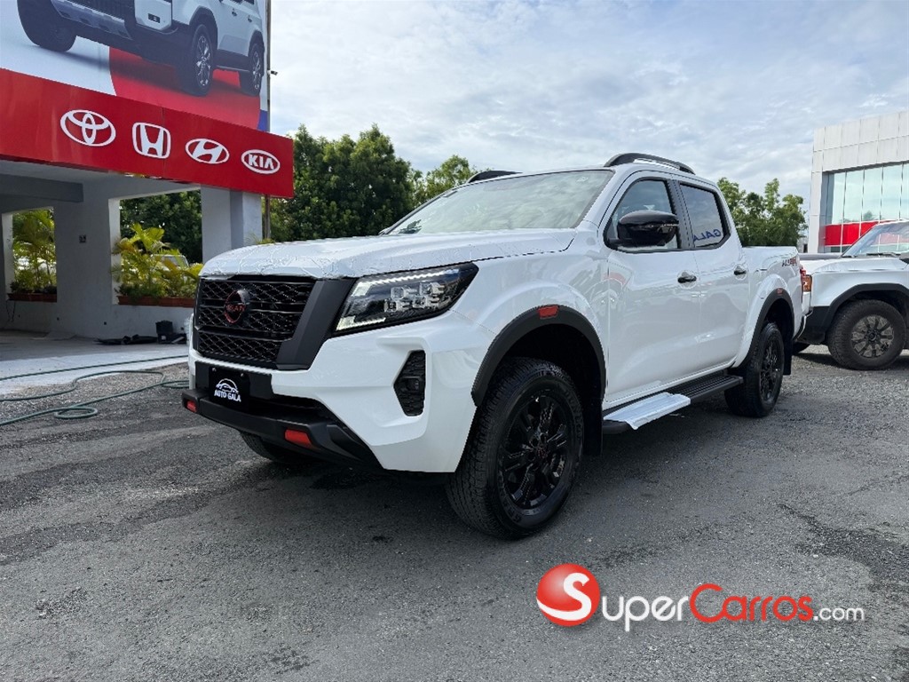 2025 Nissan Navara PRO X4 — foto 5 / 8