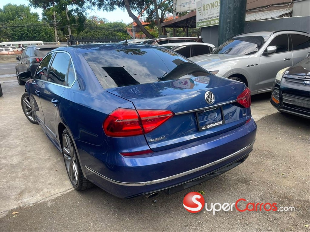2016 Volkswagen Passat R-Line — foto 4 / 9