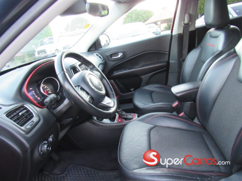 2019 Jeep Compass TrailHawk — foto 9 / 12