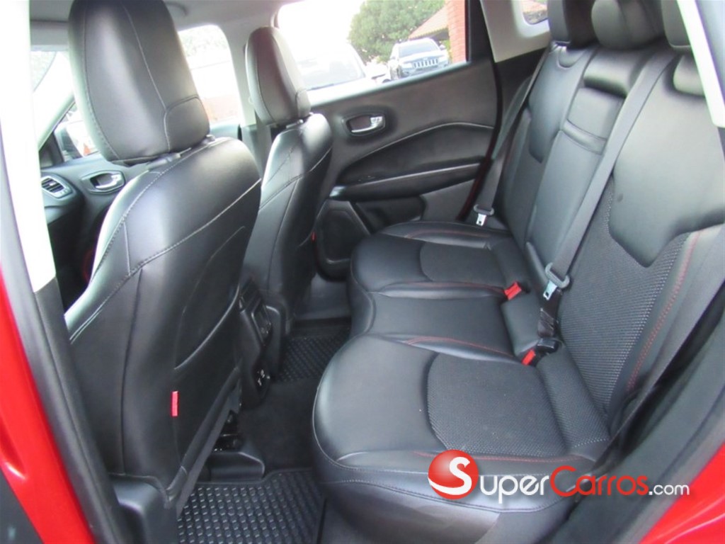 2019 Jeep Compass TrailHawk — foto 10 / 12