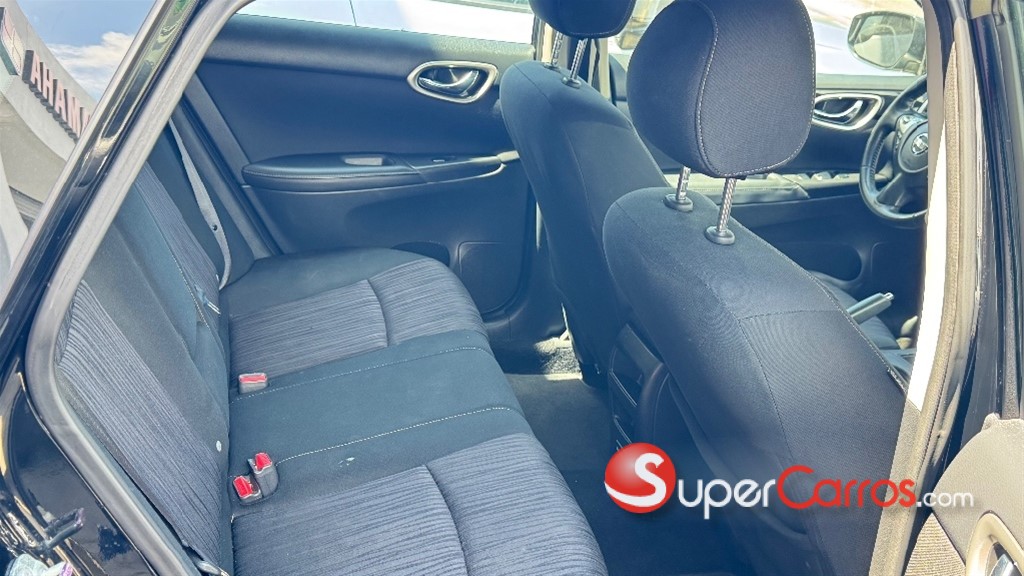 2019 Nissan Sentra — foto 6 / 7
