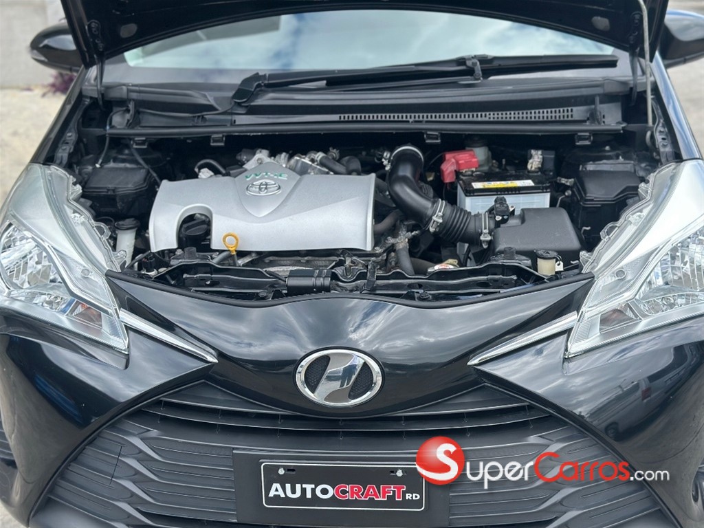 2019 Toyota VITZ — foto 8 / 9
