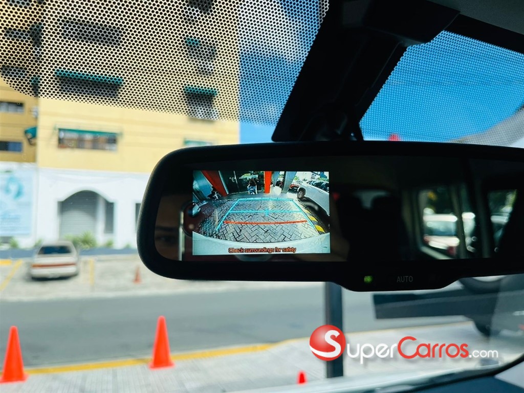 2025 Toyota Hiace — foto 4 / 9