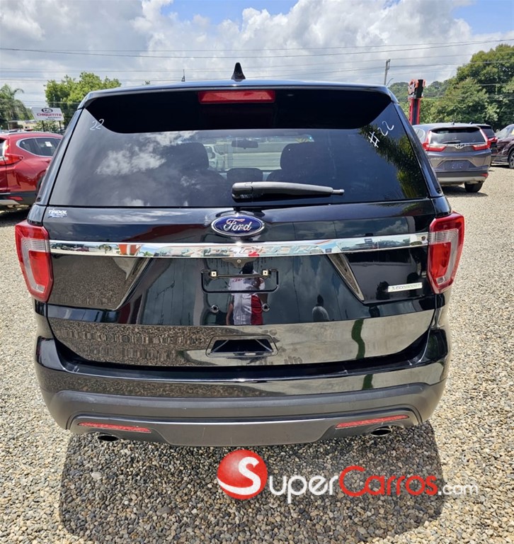 2016 Ford Explorer XLT — foto 4 / 10