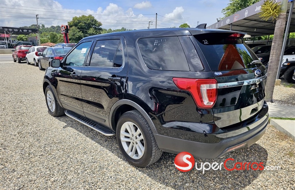 2016 Ford Explorer XLT — foto 6 / 10