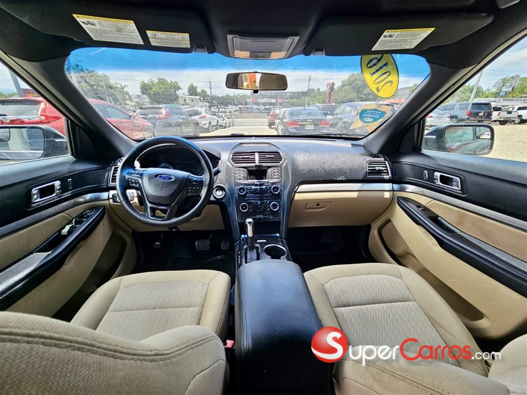 2016 Ford Explorer XLT — foto 9 / 10