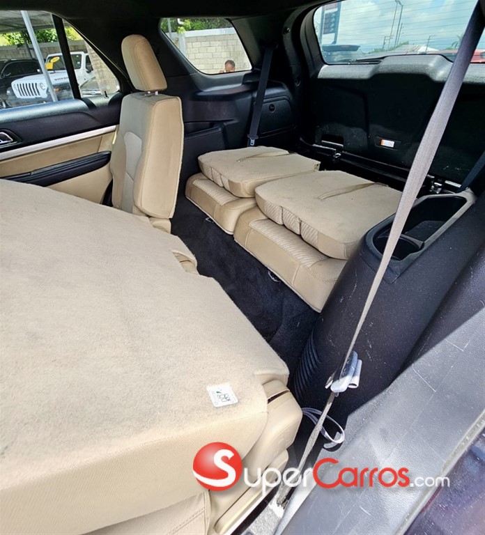 2016 Ford Explorer XLT — foto 10 / 10