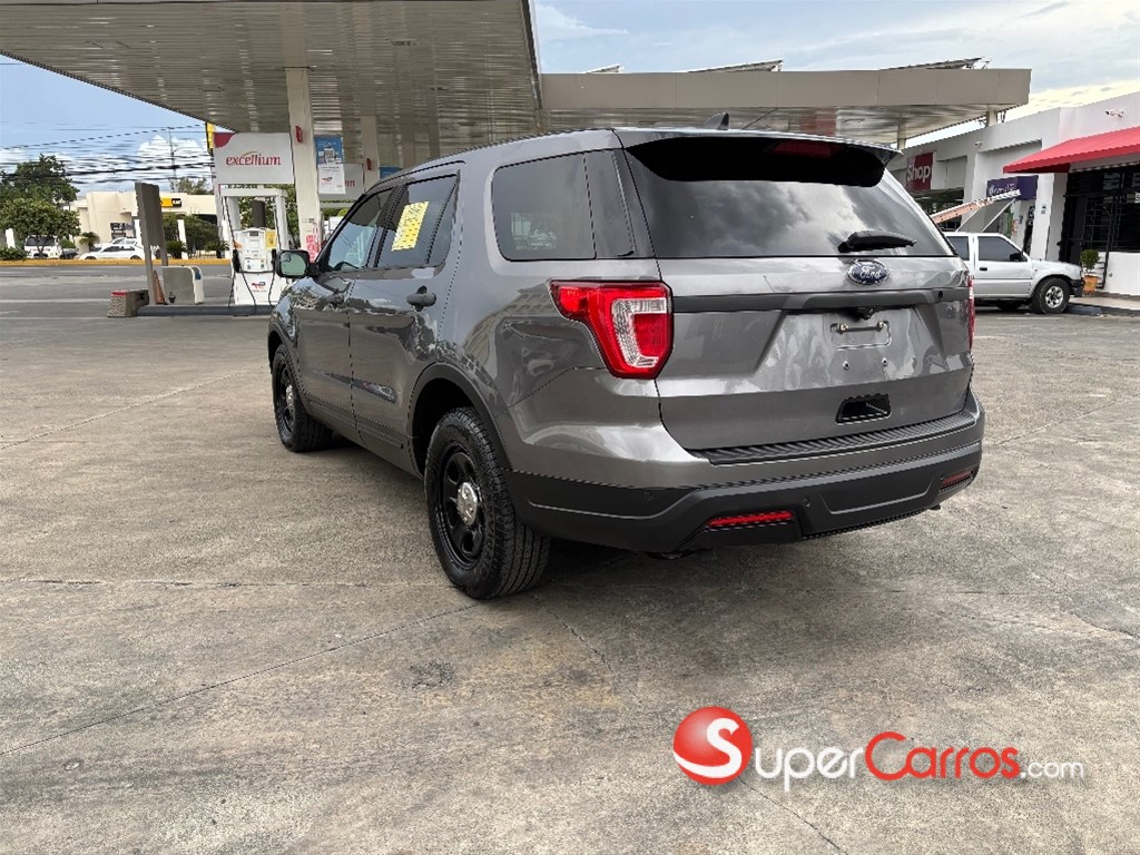 2019 Ford Explorer Police Interceptor — foto 3 / 11