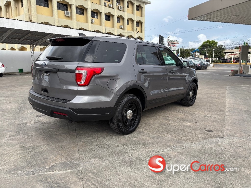 2019 Ford Explorer Police Interceptor — foto 4 / 11