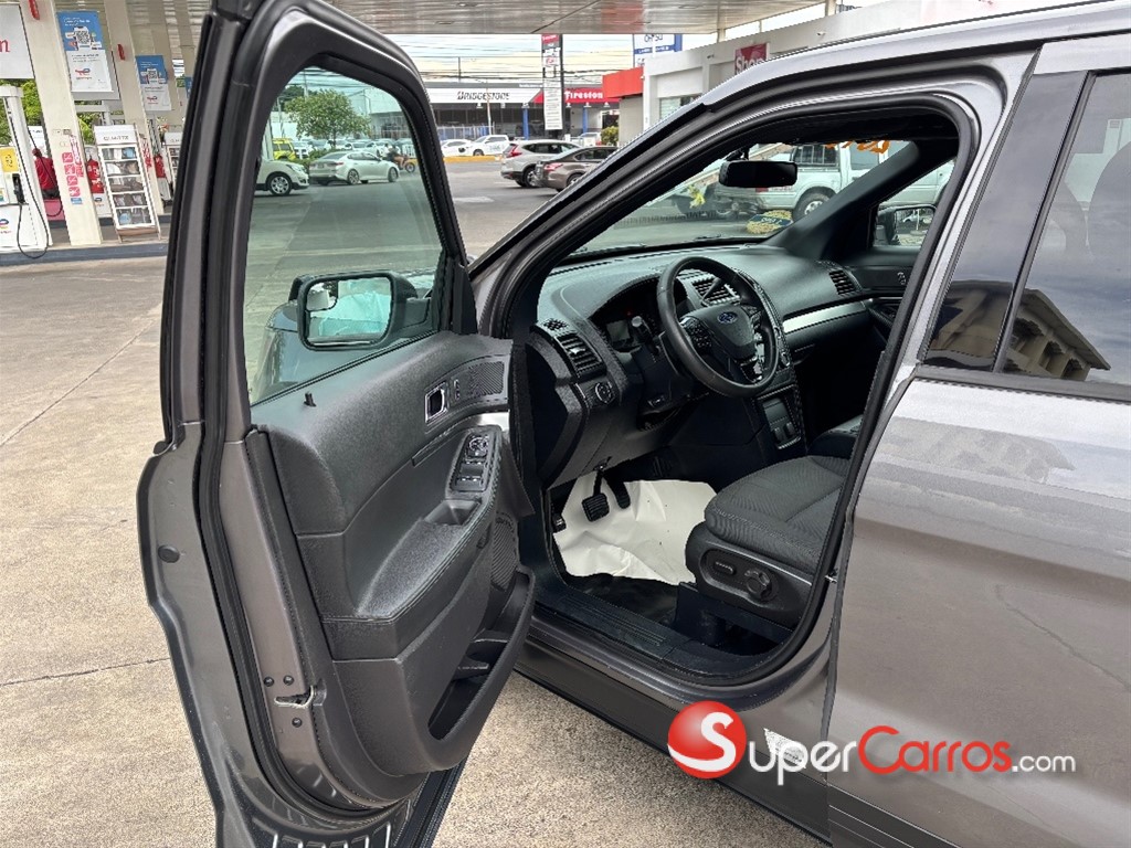 2019 Ford Explorer Police Interceptor — foto 6 / 11