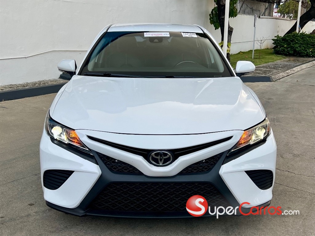 2020 Toyota Camry SE — foto 2 / 11