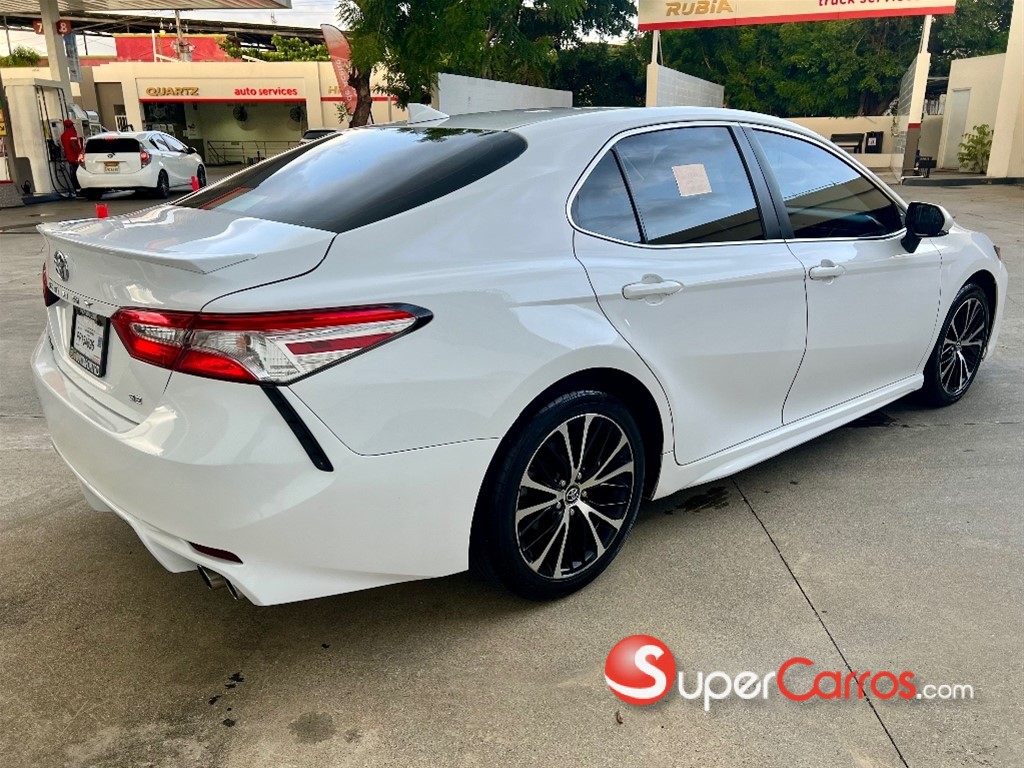 2020 Toyota Camry SE — foto 6 / 11
