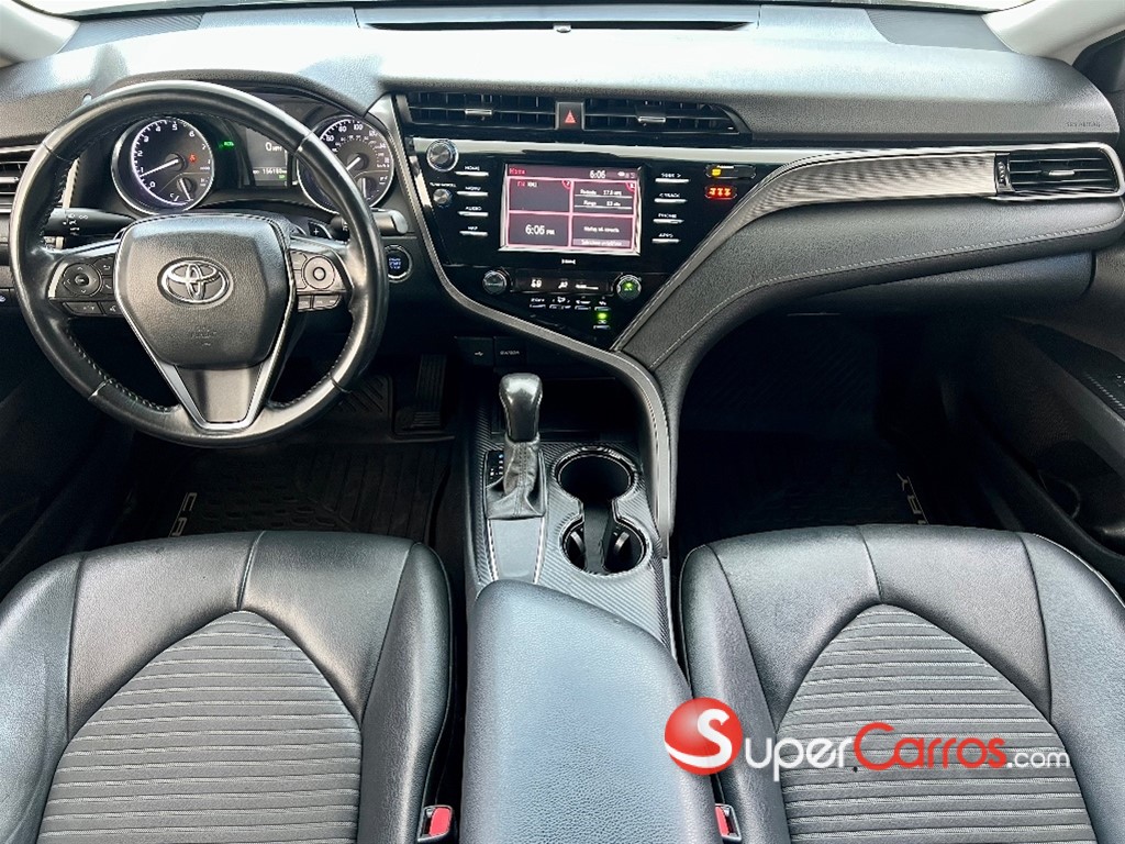 2020 Toyota Camry SE — foto 7 / 11