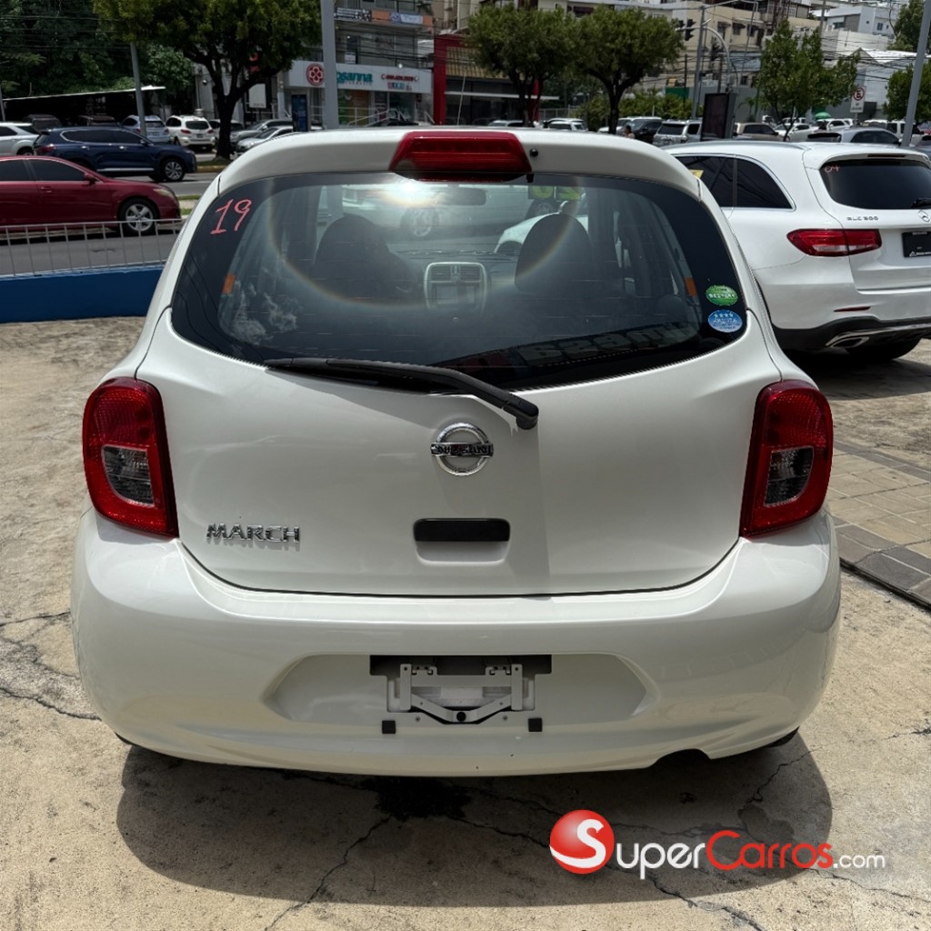 2020 Nissan March — foto 3 / 9