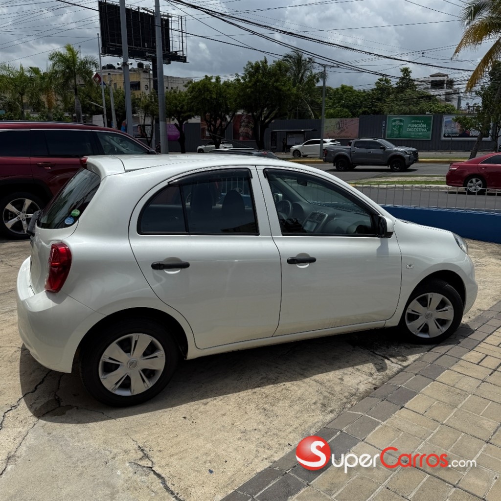 2020 Nissan March — foto 4 / 9